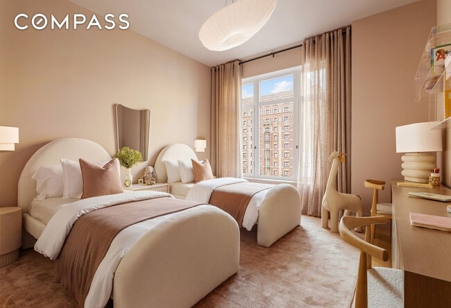 Building Photo - 211 W 84th St