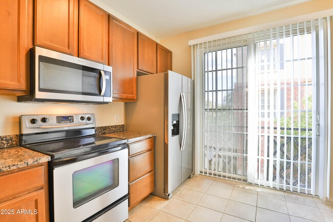 Building Photo - 2623 S Key Biscayne Dr