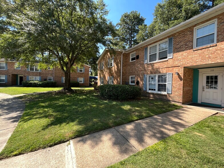 Great Bridge Apartments 100110 Williamsburg Dr Chesapeake VA 23322