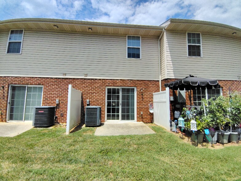 Building Photo - 65 Duiguid Dr