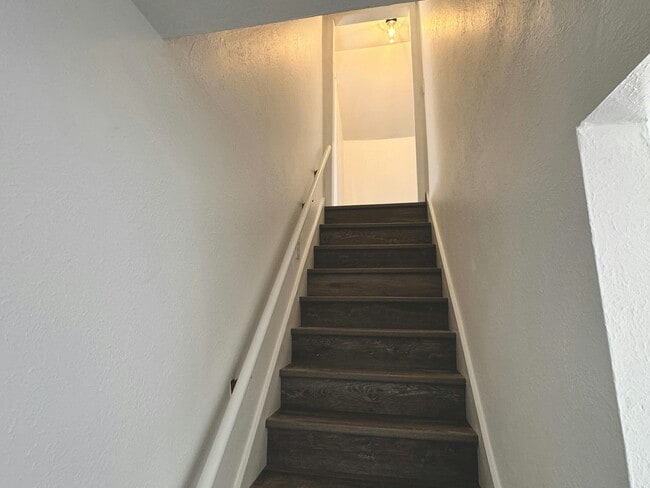 Building Photo - 6022 Clover Ln