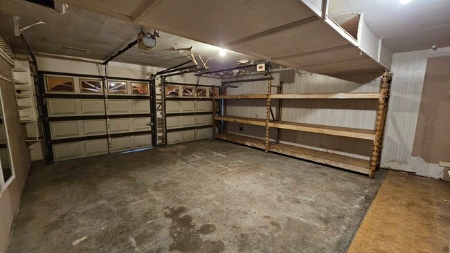 Building Photo - 10423 Sagemeadow Ln