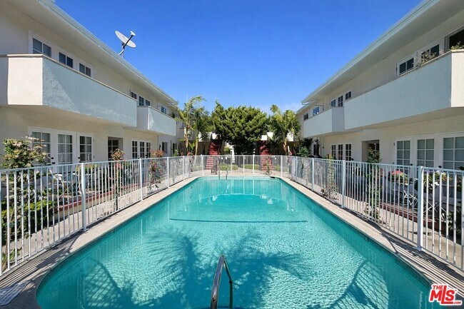 Building Photo - 1033 20th St