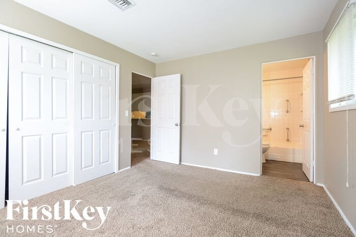 Building Photo - 3060 Blackwood Dr