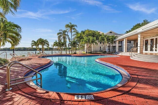 Building Photo - 2890 N Oakland Forest Dr