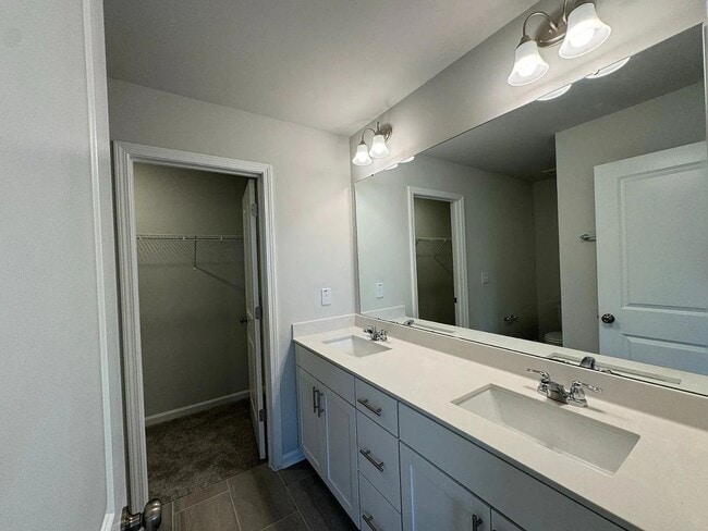 Building Photo - Charming 3BR Townhome in Wake Forest