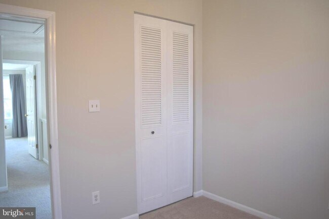 Building Photo - 1549 Autumn Ridge Cir