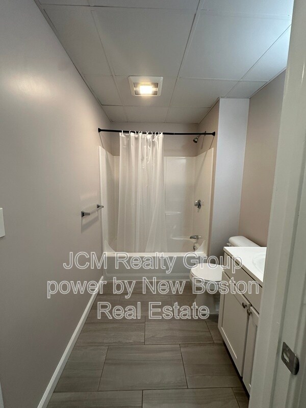 Building Photo - 191 N Common St