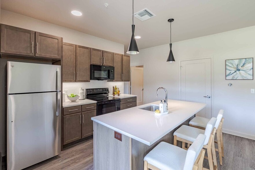 Primary Photo - Ovation Apartments