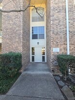 Building Photo - 1819 Babcock Rd