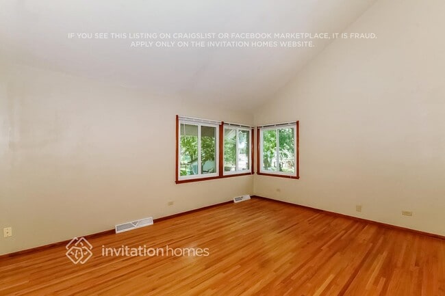 Building Photo - 2442 Jansen Ave