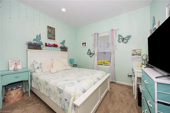 Building Photo - Earn Wealth While Leasing - Like a Homeown...