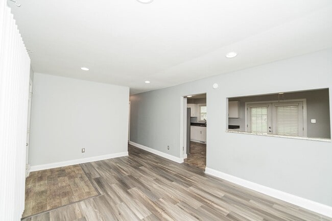 Building Photo - 3 bed 2 bath Home in Merrillville