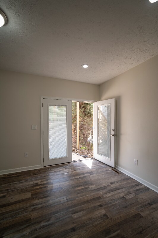 Building Photo - 1277 W 67th St