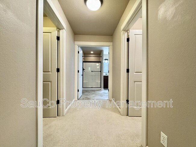 Building Photo - 7182 NE Rockridge Pl