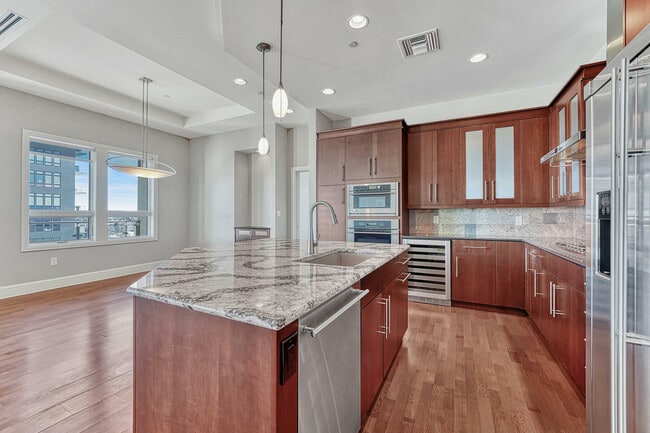 Building Photo - 5455 Landmark Pl