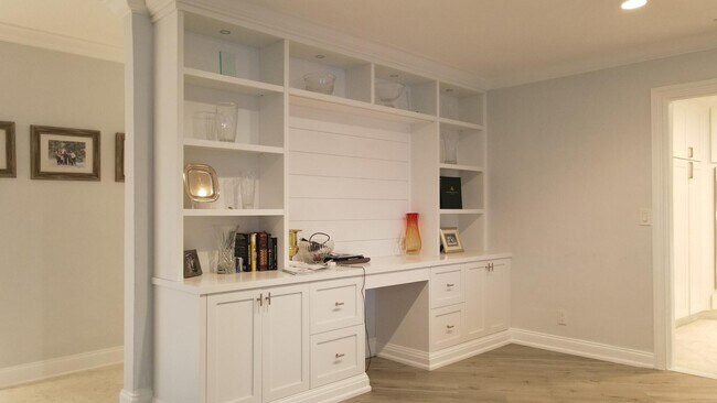 Building Photo - 1459 Point Way