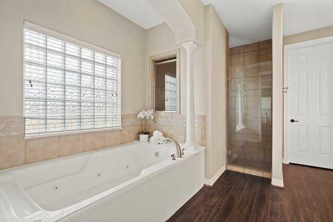 Building Photo - 4502 Creek Point Ln