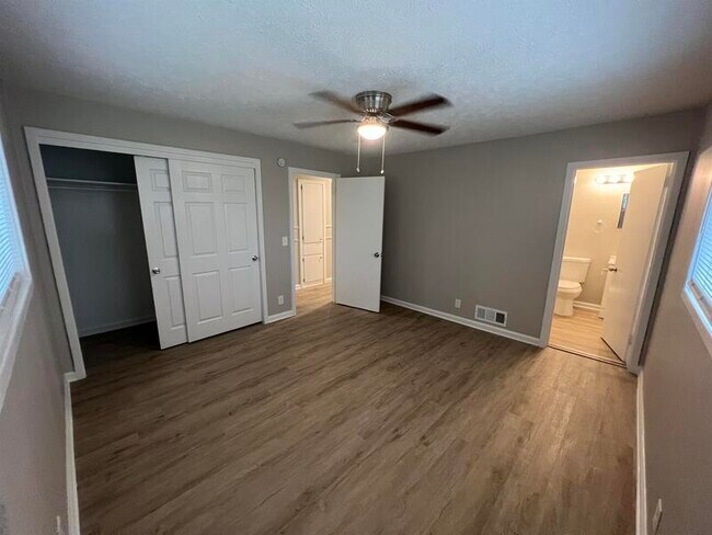 Building Photo - 1 Esquiline Ct
