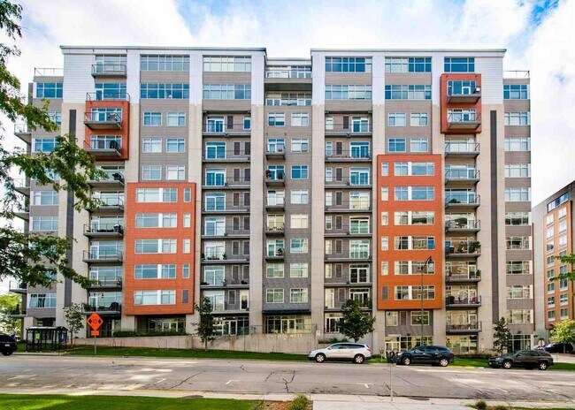 Building Photo - 309 W Washington Ave