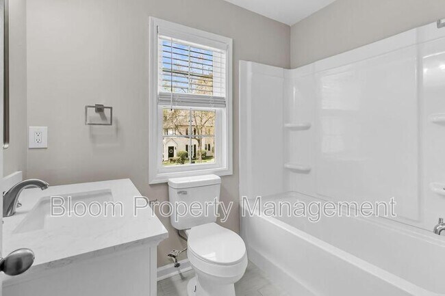 Building Photo - 974 Governors Rd