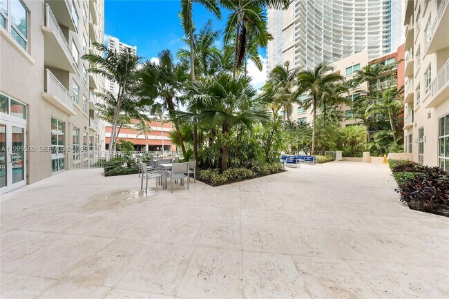Building Photo - 2001 S Biscayne Blvd