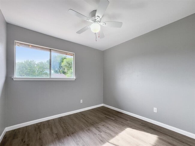 Building Photo - 10403 Golden Meadow Dr