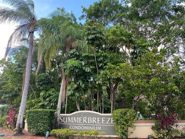 Building Photo - 9999 Summerbreeze Dr