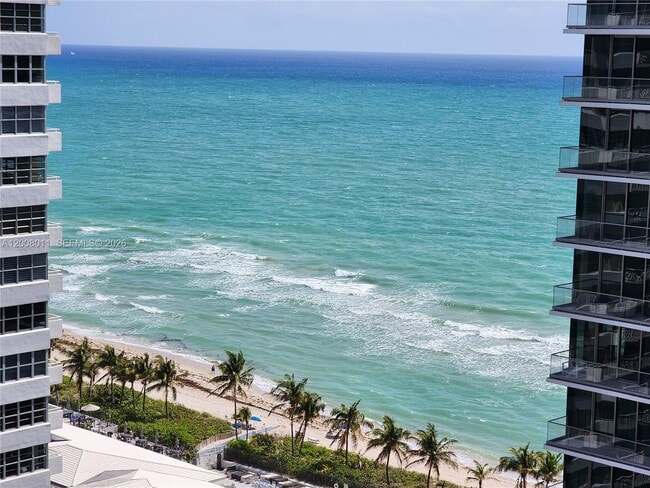 Building Photo - 2030 S Ocean Dr