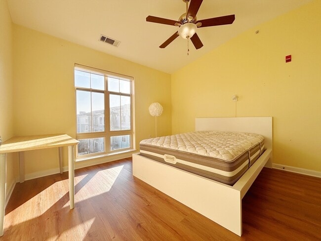 Building Photo - 4 Repton Pl