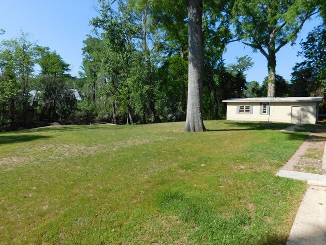 Building Photo - 4925 Morton Rd