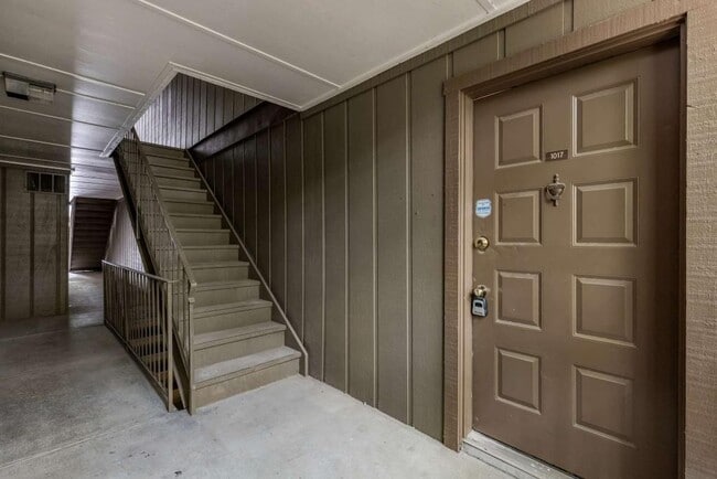 Building Photo - 1017 Dunbar Dr