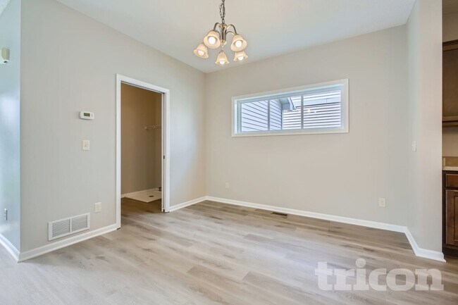 Building Photo - 4905 Narrow Way NE