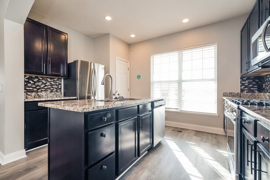 Building Photo - 6062 Caplinger Ave