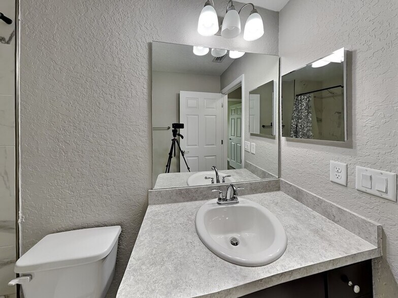 Building Photo - 3099 W Viking Ln