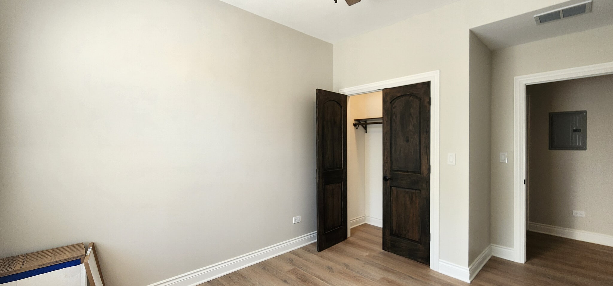 Building Photo - 2552 S Central Park Ave