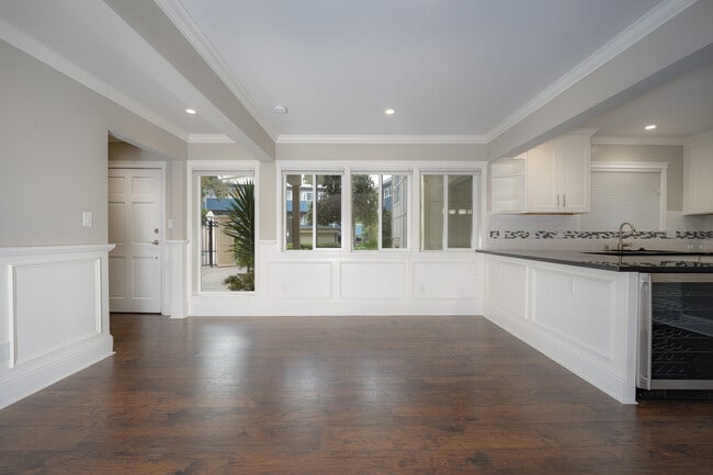 Aqua Terra 1 Bed, 1 Bath Living - Aqua Terra Apartments