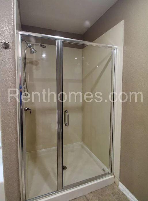 Building Photo - 1260 Corte Famosa