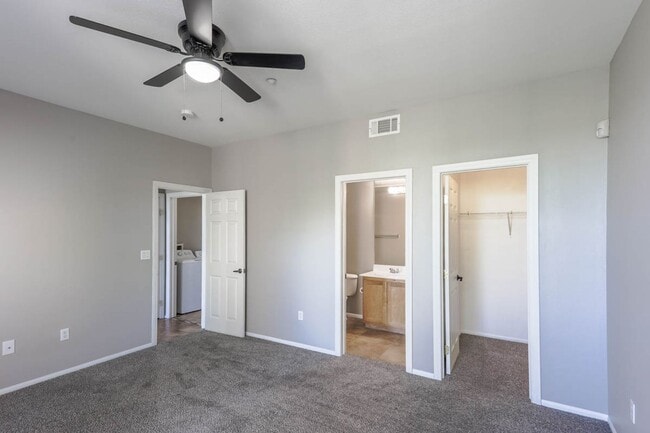 Building Photo - 3 Bedroom North Las Vegas Condo Convenient...