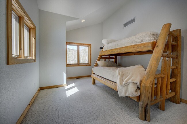Building Photo - 508 Paiute Rd