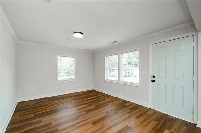Building Photo - 4244 Lindsey Dr