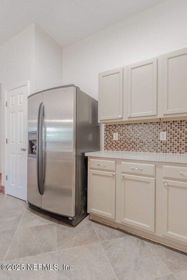 Building Photo - 8985 Redtail Dr