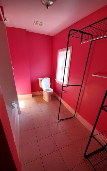 Upstairs Bathroom - 2539 N Howard St