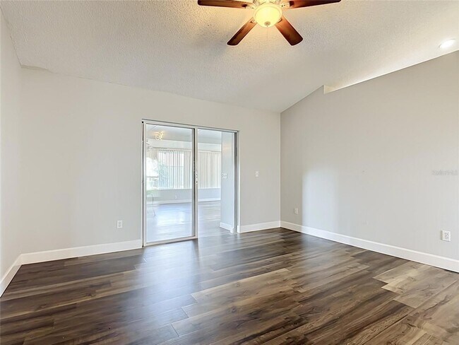 Building Photo - 227 Robbins Rest Cir