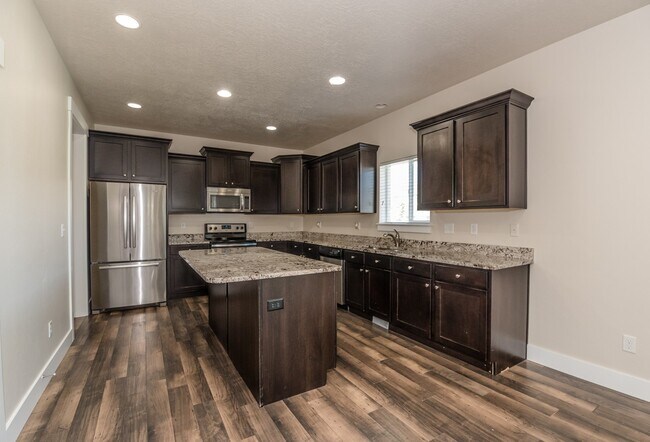 Building Photo - Gorgeous Home in Herriman!