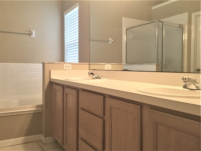 Building Photo - 2331 Pinebrook Ct