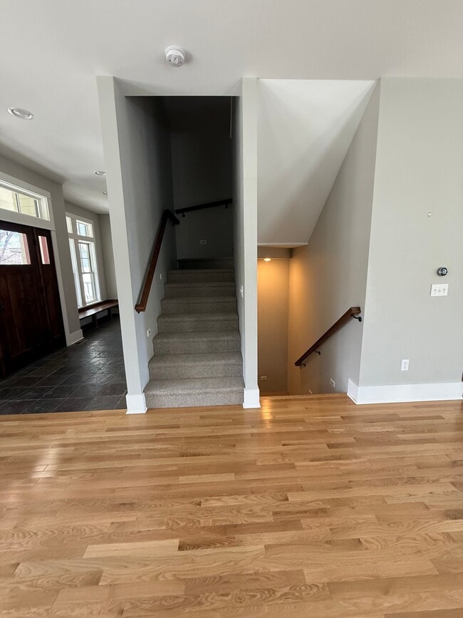 Building Photo - 425 S Yellowstone St