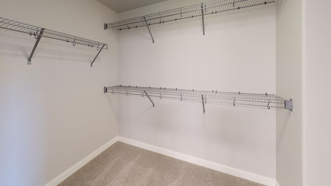 Building Photo - Sonny Estates: Stylish Floor-Plan, Easy Commute To Nike & Intel, Central Air, Small Dog w/ Pet Re...