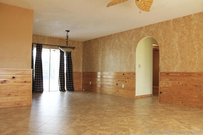 Building Photo - 2040 Trinidad Ct