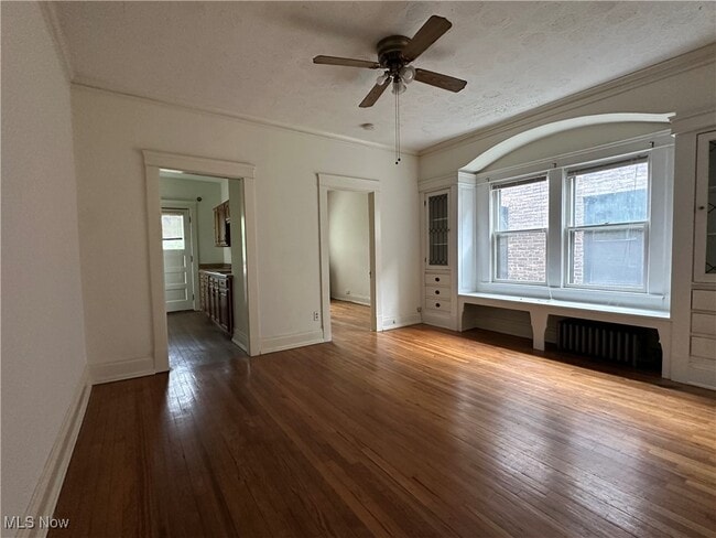 Building Photo - 2276 Grandview Ave